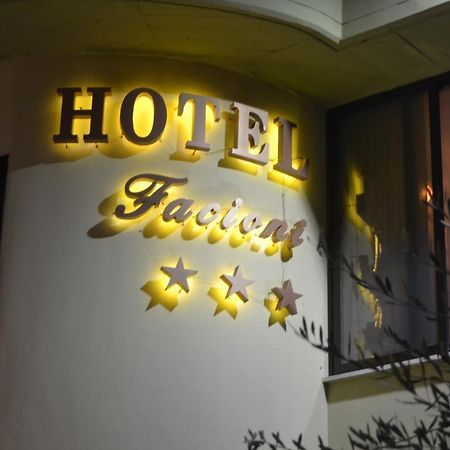 Hotel Facioni Pomezia Exteriör bild