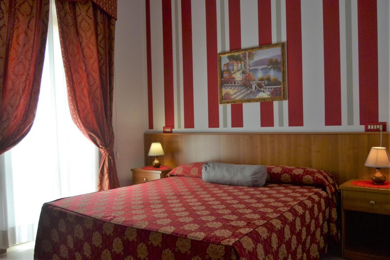 Hotel Facioni Pomezia Exteriör bild